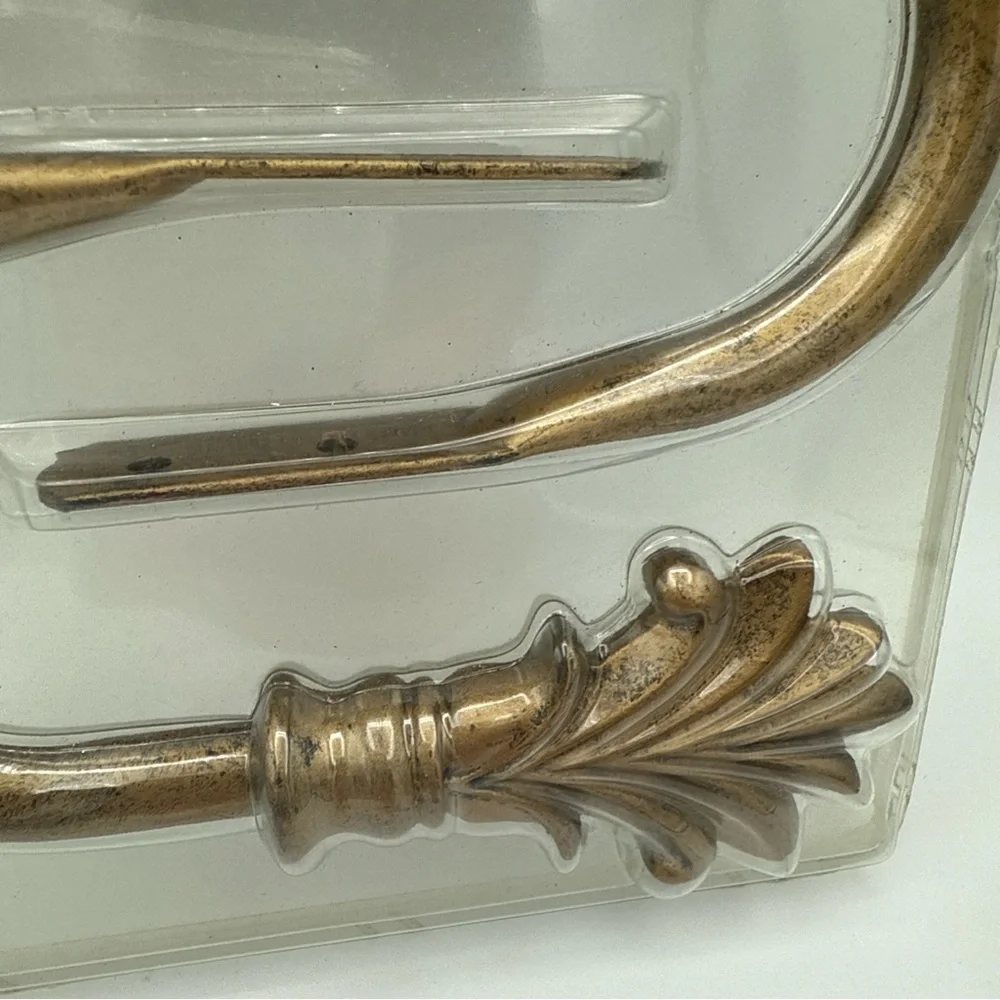 Waverly Garden Room Drapery Metal curtain Drapes Holdbacks/ Scarfhooks Set
